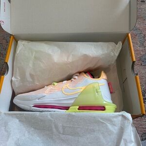 Nike Lebron Witness VI Basketball Shoes!!